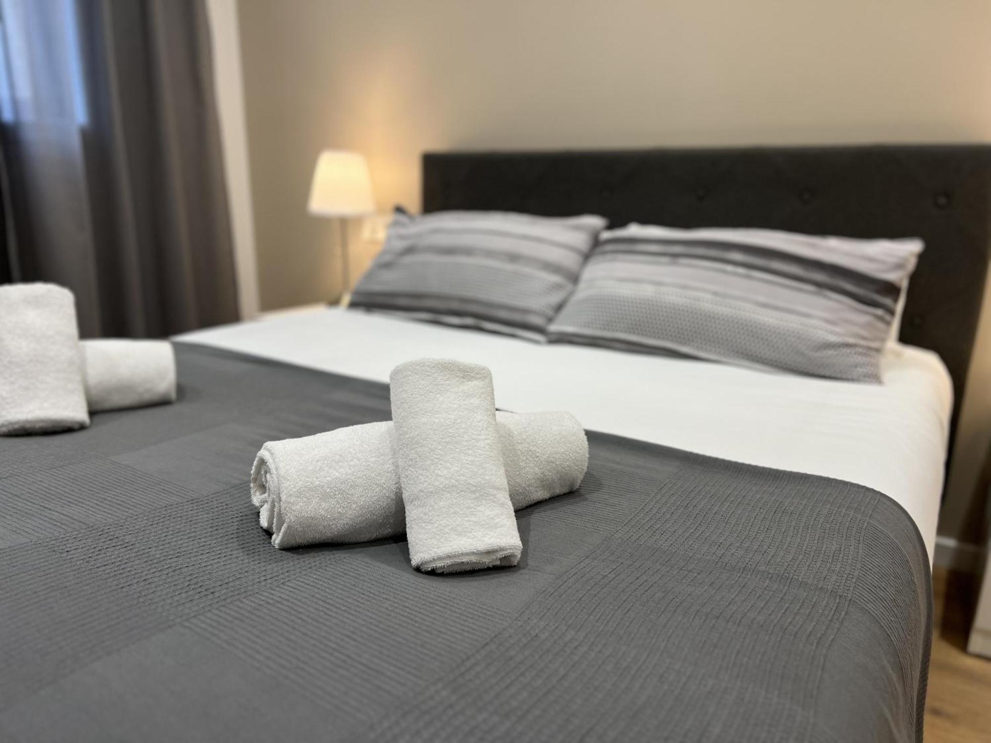 Apartamenticos Plaza Las Armas III Zaragoza Buitenkant foto